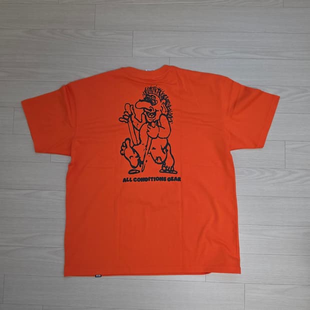 나이키 ACG 반팔티 오크티