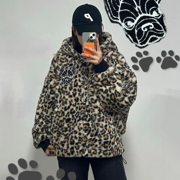 라이프워크 패치로고 레오파드 패턴 플리스 자켓