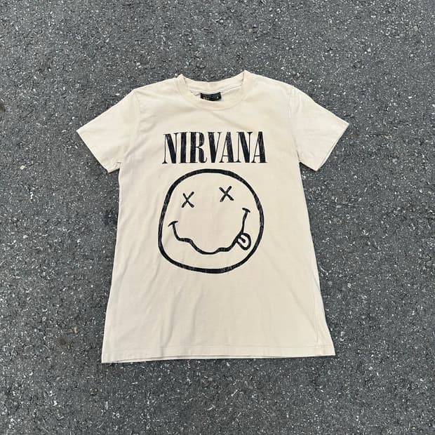 [너바나] •Nirvana Band Smile T-Shirt