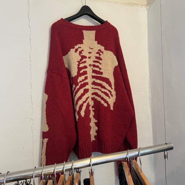 캐피탈 본 니트 교환합니다.