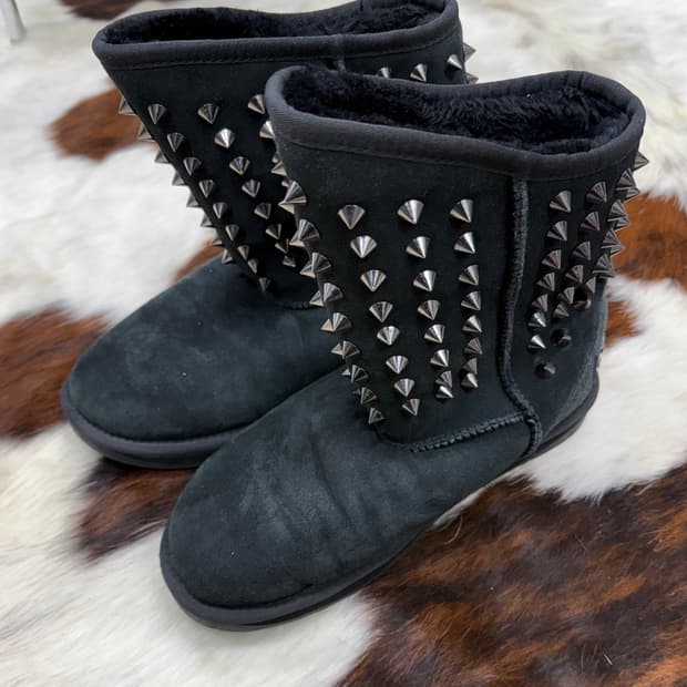 Australia Luxe Collective 스터드 스파이크 스웨이드