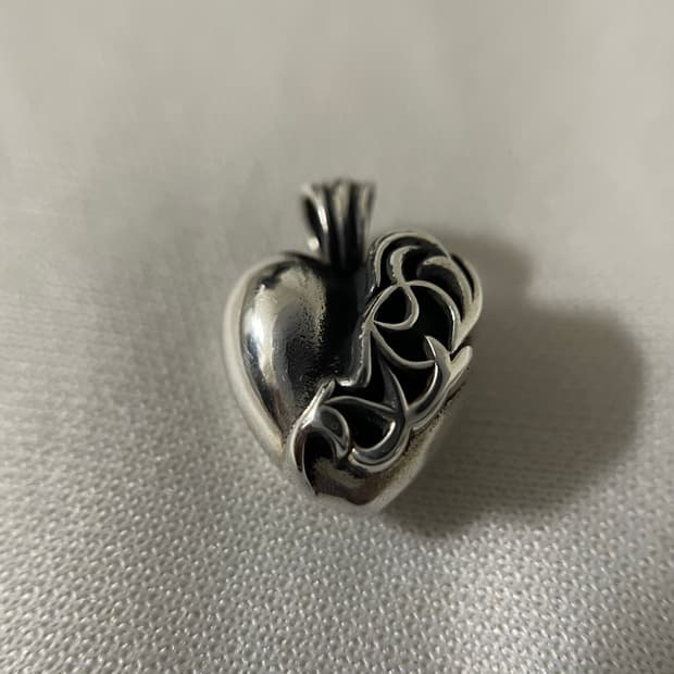 크롬하츠 라스베가스 익스클루시브 하트 펜던트