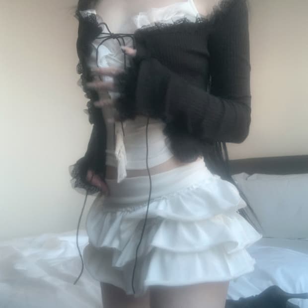 Suzen 스젠 Stella Strap Lace Cardigan
