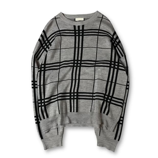 팔로우 그레이 체크 패턴 라운드넥 긴팔 니트 