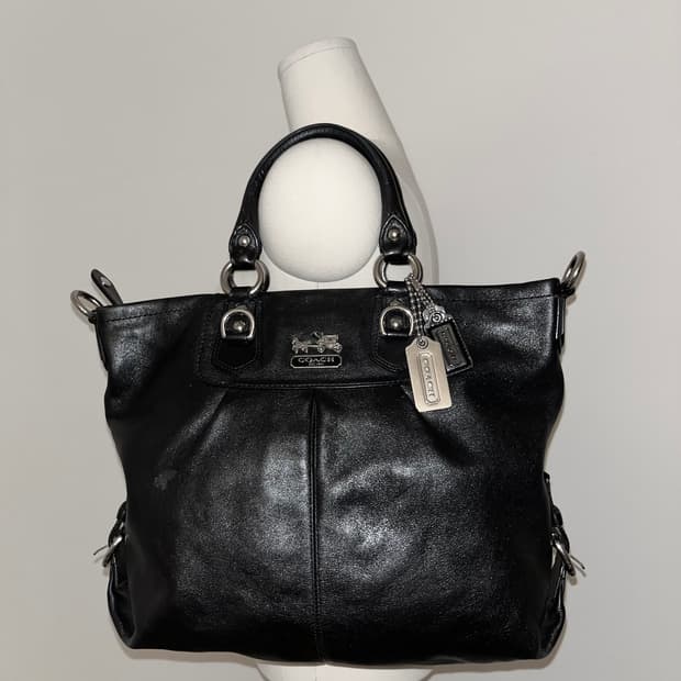 📦 Old Coach all black Shoulder Bag