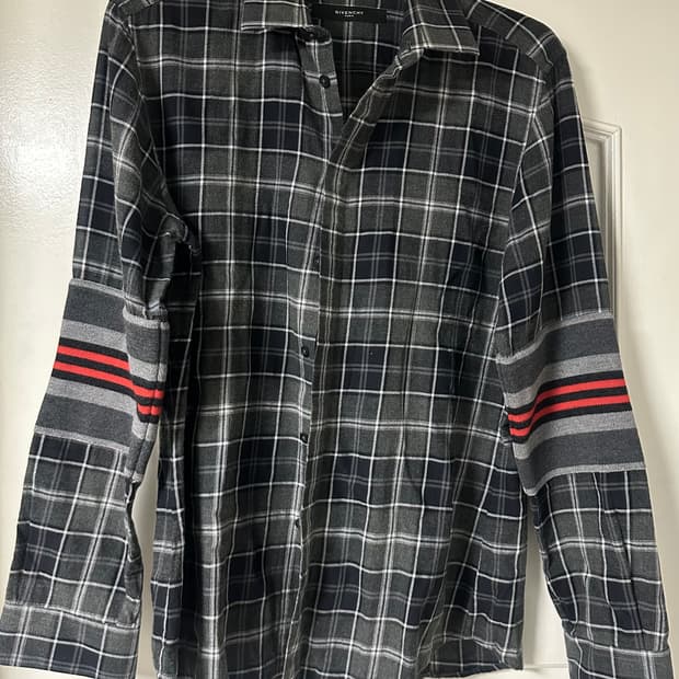 지방시 리카르도 티시 셔츠