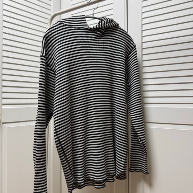 Robert P. Miller 스트라이프 후드 니트