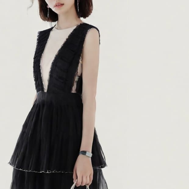 Softseoul 소프트서울 블랙 플리츠 레이스 원피스