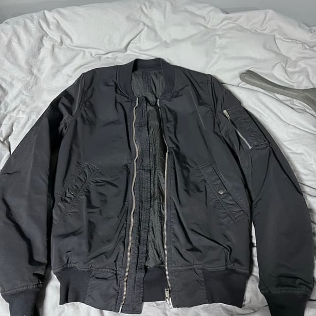 릭오웬스 다크쉐도우 / ma-1 봄버 / S