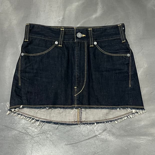  리바이스 엔지니어드진 데님 스커트 y15931