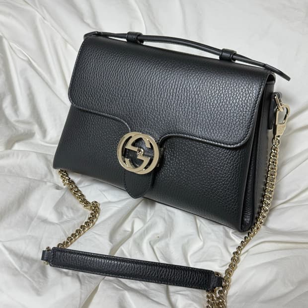 구찌 인터로킹 탑 핸들 체인 숄더백(1회착용)