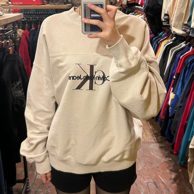 [HI] 캘빈클라인 미니멀 로고 크림 맨투맹