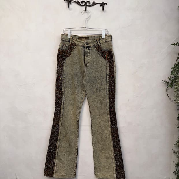 Washing denim oriental beads 부츠컷팬츠
