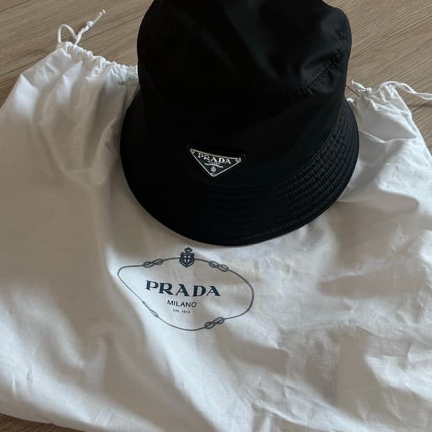 프라다 리나일론 버킷햇 xl
