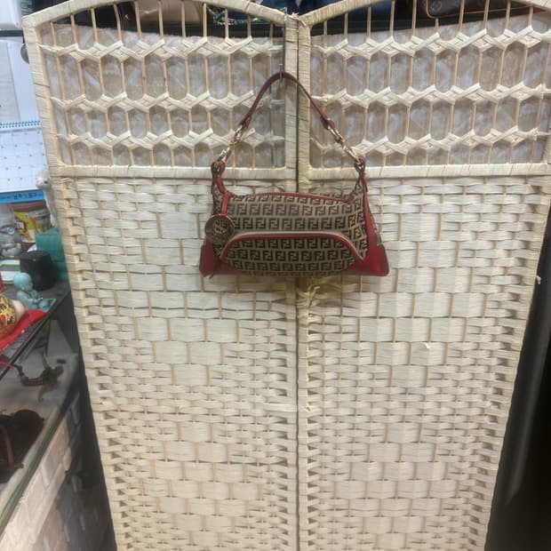 정품 페니 미니 세프 포켓 숄더백 팝니다