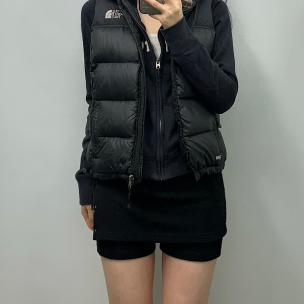 노스페이스 700 눕시 블랙 조끼 패딩