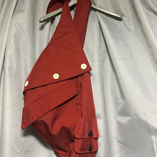 라프시몬스 이스트팩 슬링백