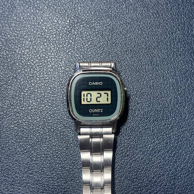 빈티지 카시오 메탈 디지털 시계