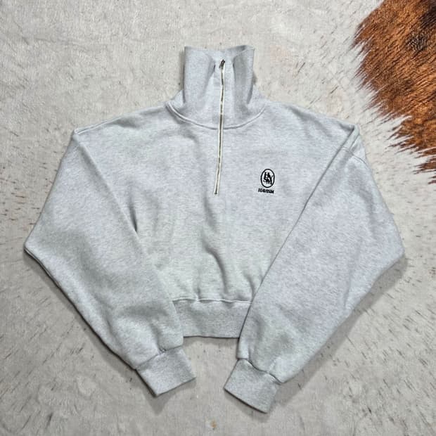 멜란지 자수 반집업 아노락 크롭 맨투맨