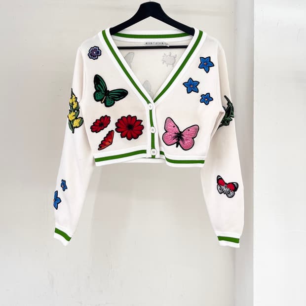 앨리스 앤 올리비아 크림 패치 브이넥 가디건