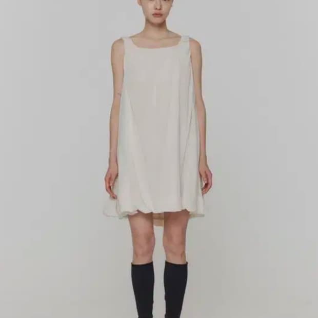 아모멘토 Sheer volume midi dress 벌룬 미디 원피스