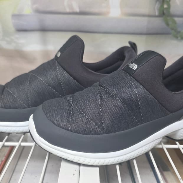 노스페이스 여성방한화 230 뮬 슬립온 패딩신발 패딩방한화 LB66