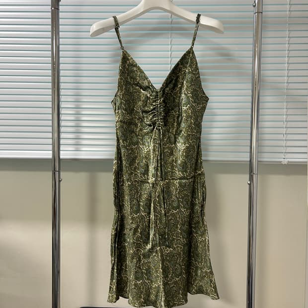 자라 새틴 원피스