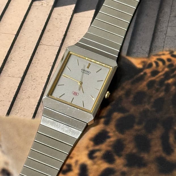 70s Seiko 5 tank quartz rare