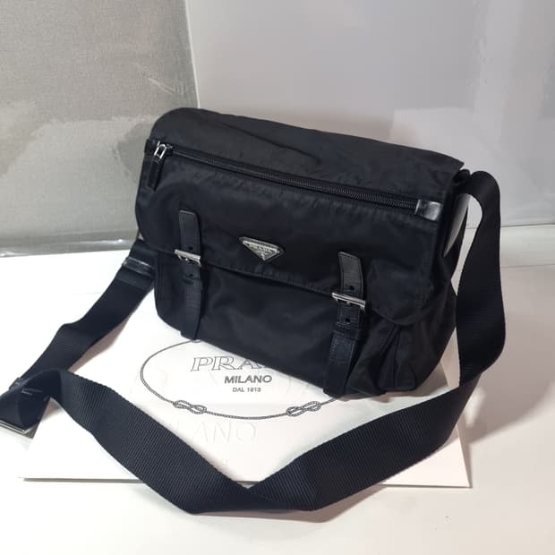 정품 프라다 메신저백