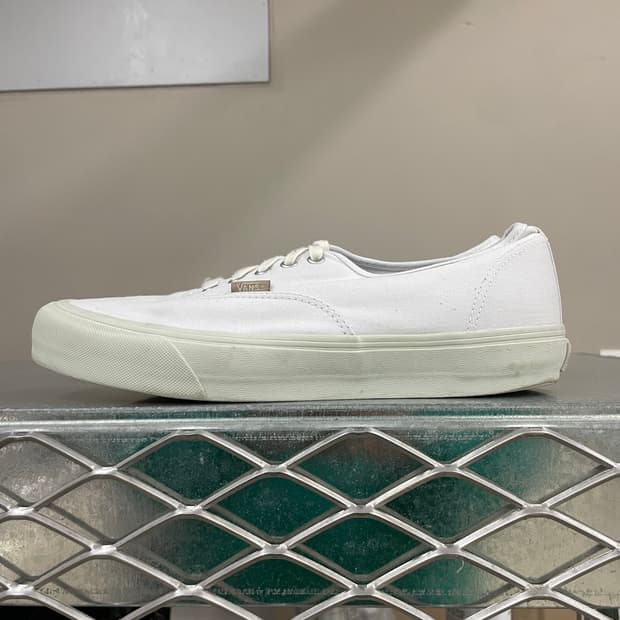 반스 볼트 x JJJ자운드 어센틱 화이트 290