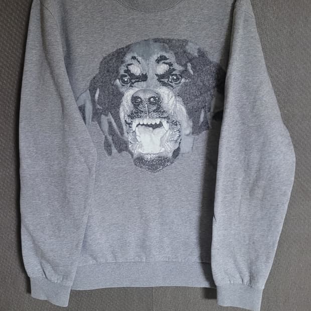 지방시 16w 롯드와일러 맨투맨