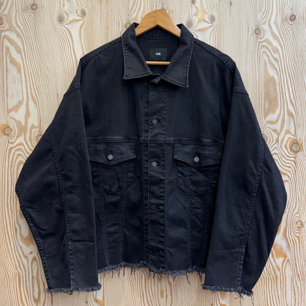 HARE 데미지 크롭 자켓