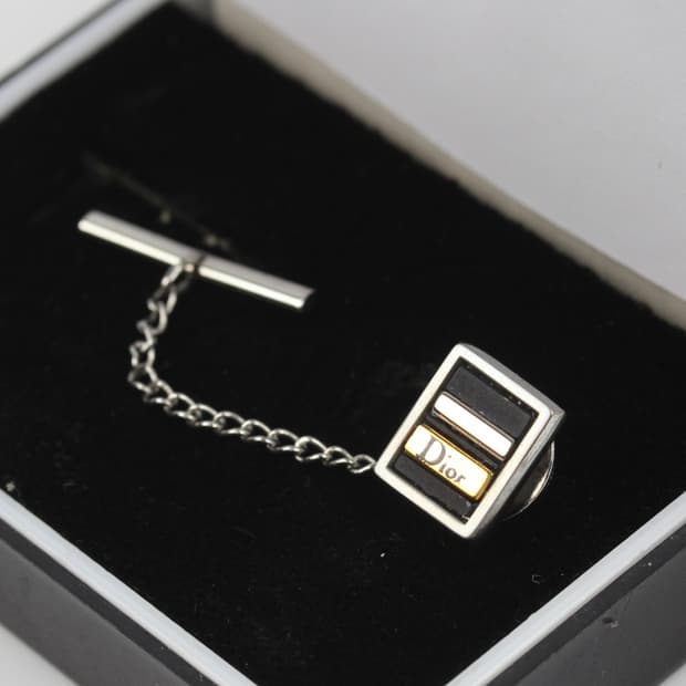 디올 A-등급 남자 명품 뱃지 핀 포인트 빈티지