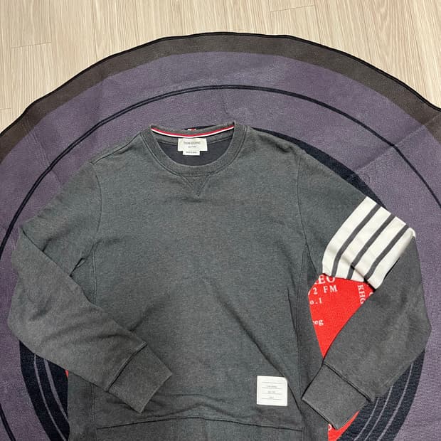 톰브라운 진그레이 4바 맨투맨 3size