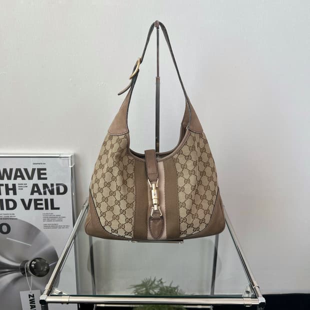 구찌 재키 GG 로고 숄더백