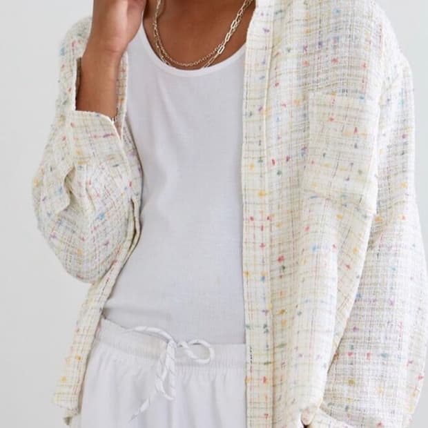 크러쉬어게인 화이트 트위드 셔츠