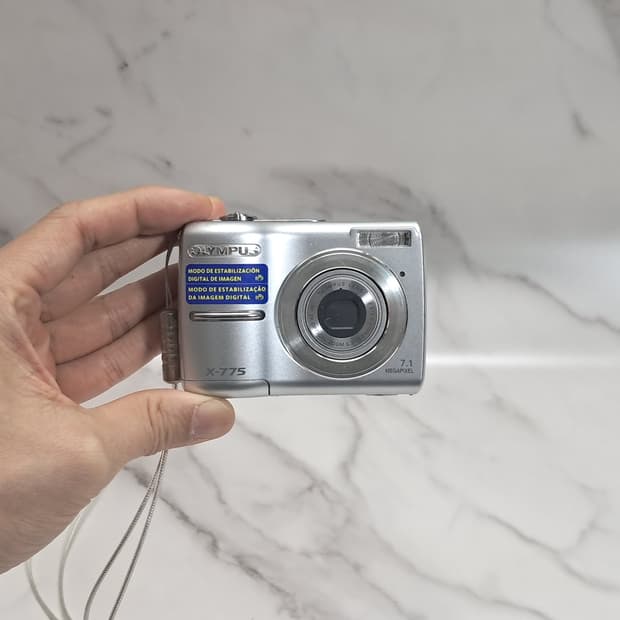 레트로 감성! 올림푸스 빈티지 디지털 카메라 X-775