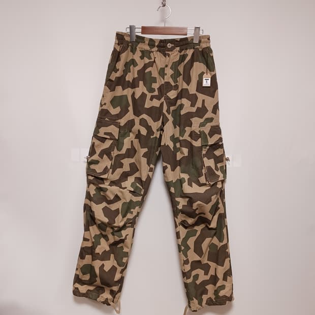 엑스트라오디너리 카모 카고팬츠