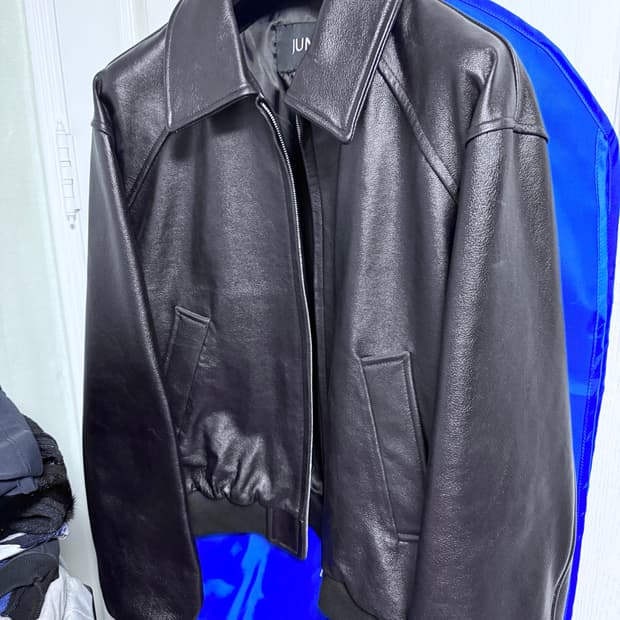 준느 레더 m사이즈 초판