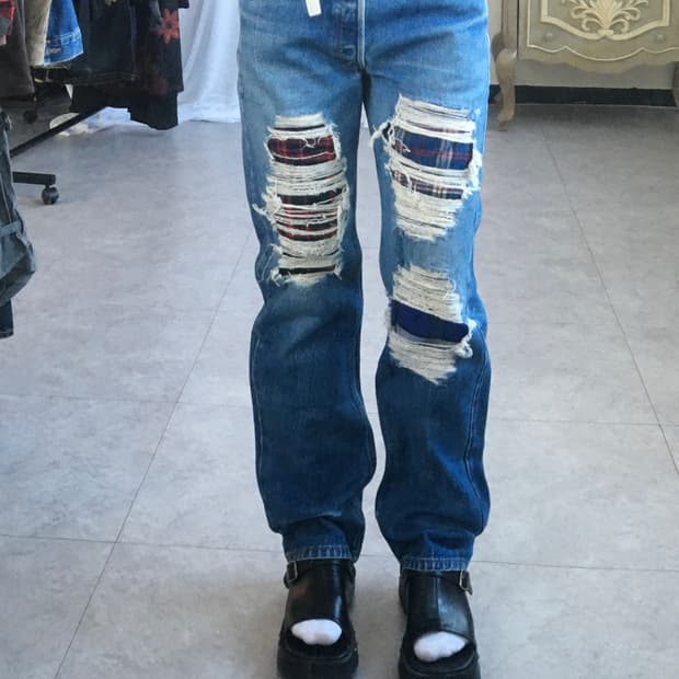 Damage denim pants