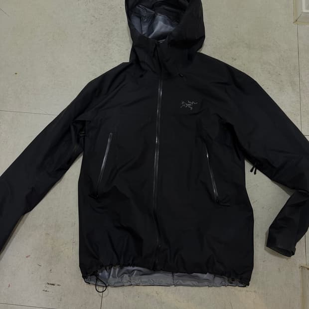 아크테릭스 베타 SL L 사이즈 블랙   진짜 진심 좋은가격입니다 찢김 