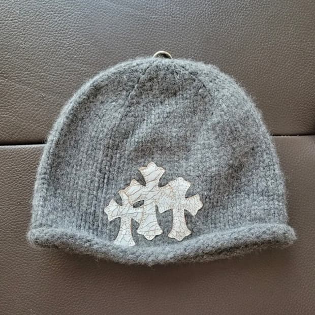 크롬하츠 크랙 화이트 크로스패치 캐시미어 비니