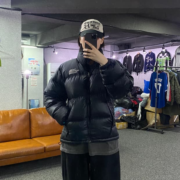 노스페이스 블랙 눕시 숏 패딩 B2985