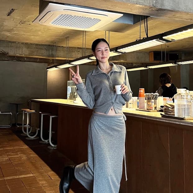 더무이 High neck cd & wrap skirt set