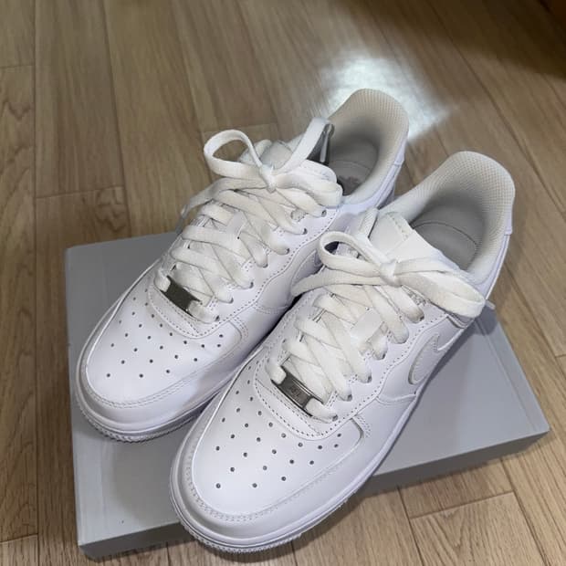 나이키 에어포스1 '07 로우 화이트