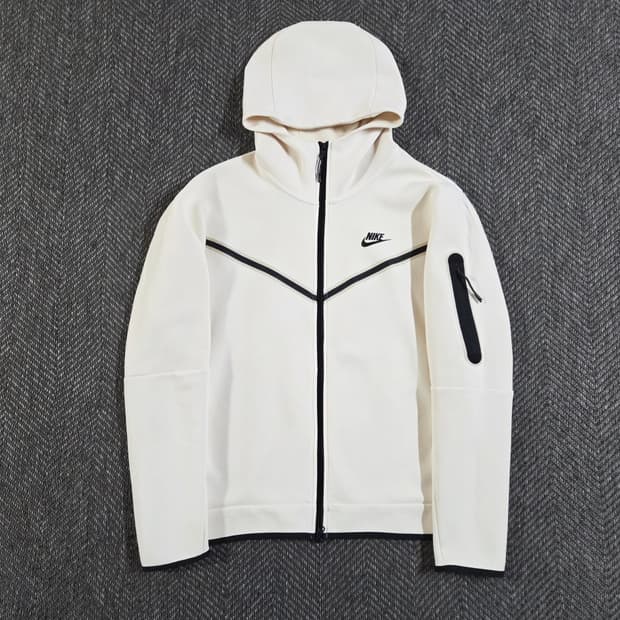 나이키 아이보리 베이지 테크팩
