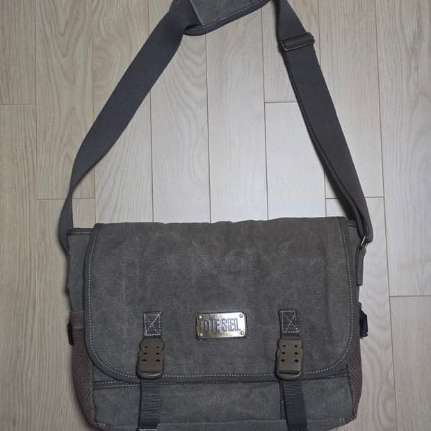 Diesel 디젤 빈티지 크로스백 