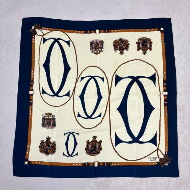 까르띠에(Cartier) 빈티지 더블C 로고 실크 스카프