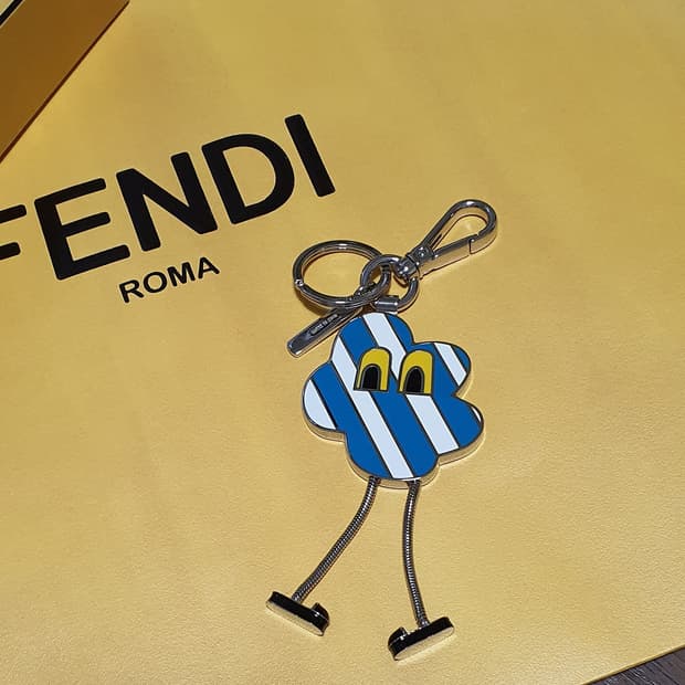 펜디 존부스 콜라보 메탈 키링