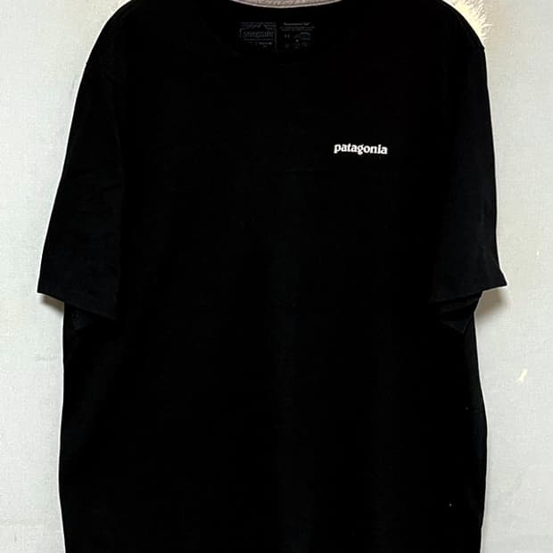 파타고니아 남자 반팔티 블랙 라운드넥 캐주얼 백로고 기본 XL 105